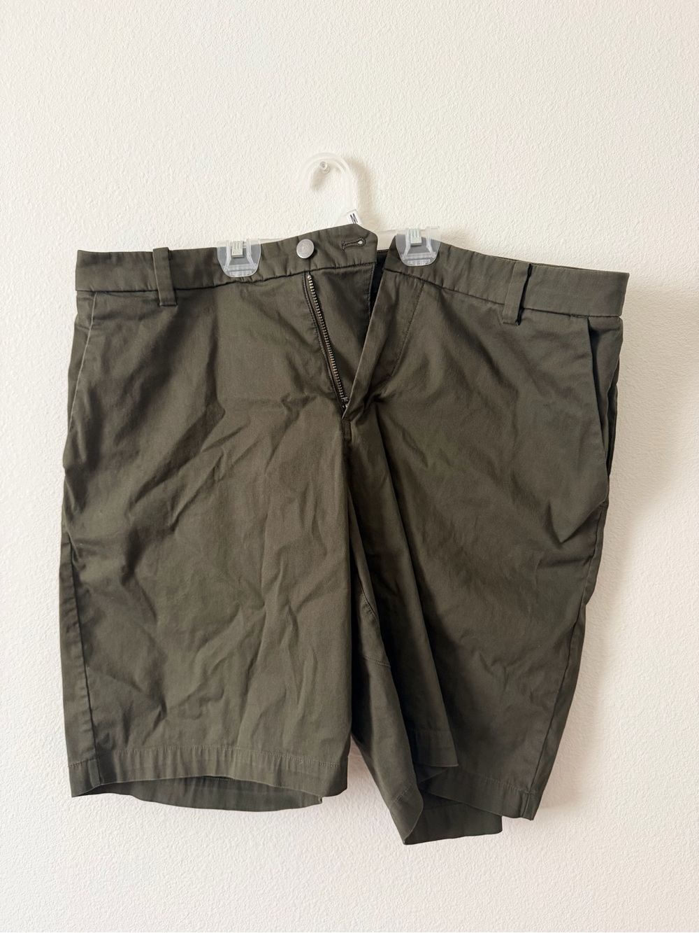 Lululemon Men's Stretch Cotton Chino Shorts Olive Green Size 34